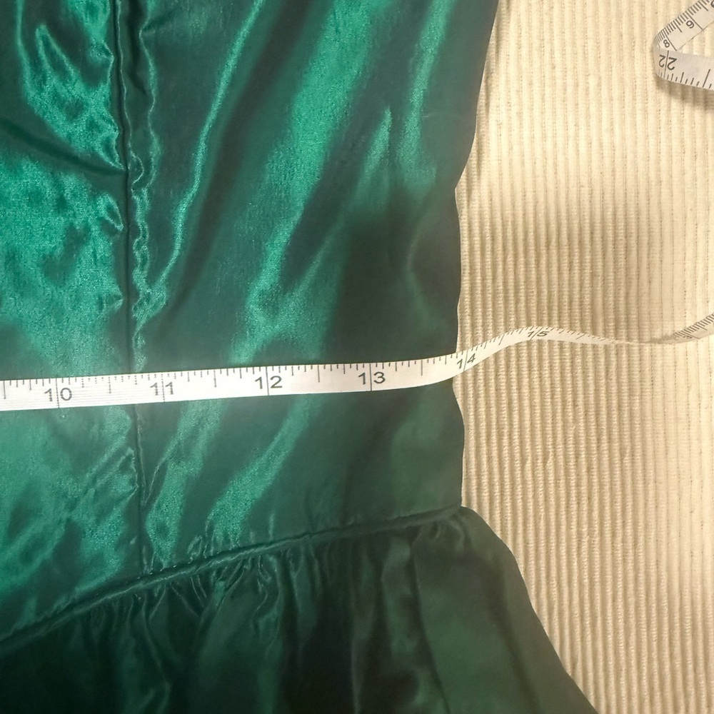Stunning Emerald Strapless Prom Gown - Picture 7 of 8